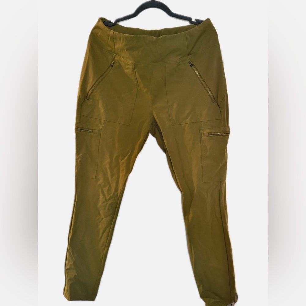 Athleta Women’s Cargo Pants in Olive
